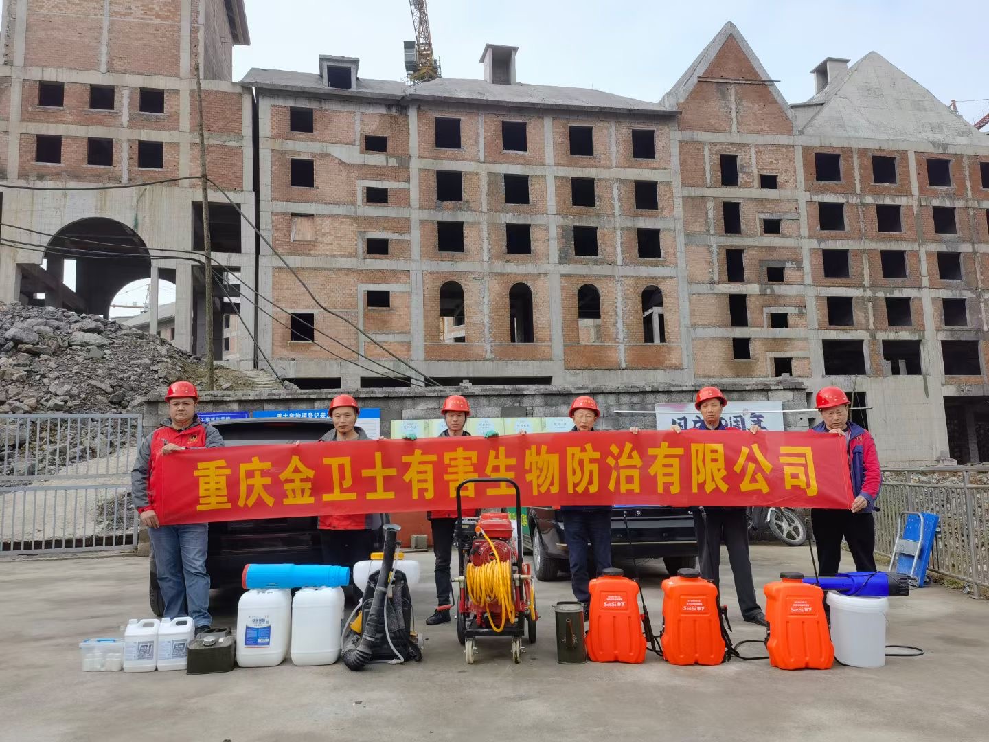 重慶陽光童年旅游景區(qū)，瑞士驛站白蟻防治施工現(xiàn)場